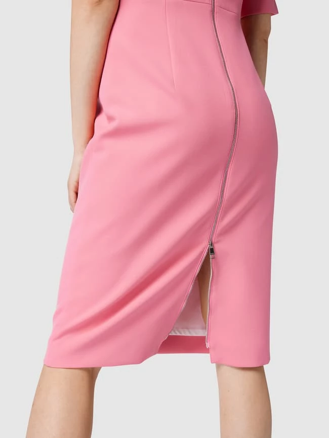 BOSS Etuikleid Mit V-Ausschnitt Modell 'Decine' - Rosa – Bild 3