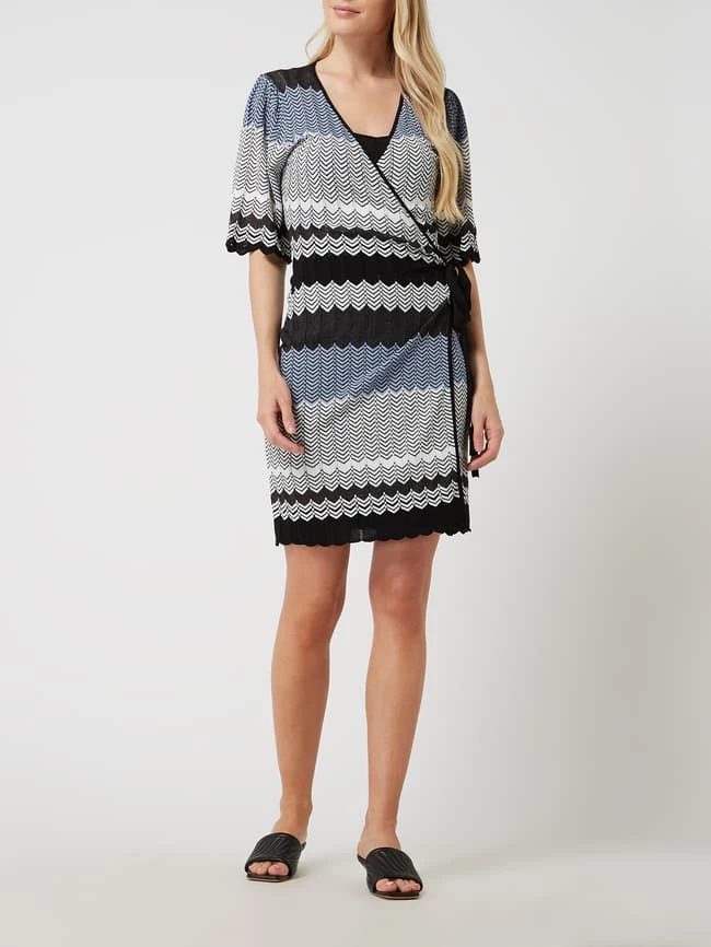 FREEBIRD Wickelkleid Mit Ajourmuster Modell 'Chevron' - Hellblau