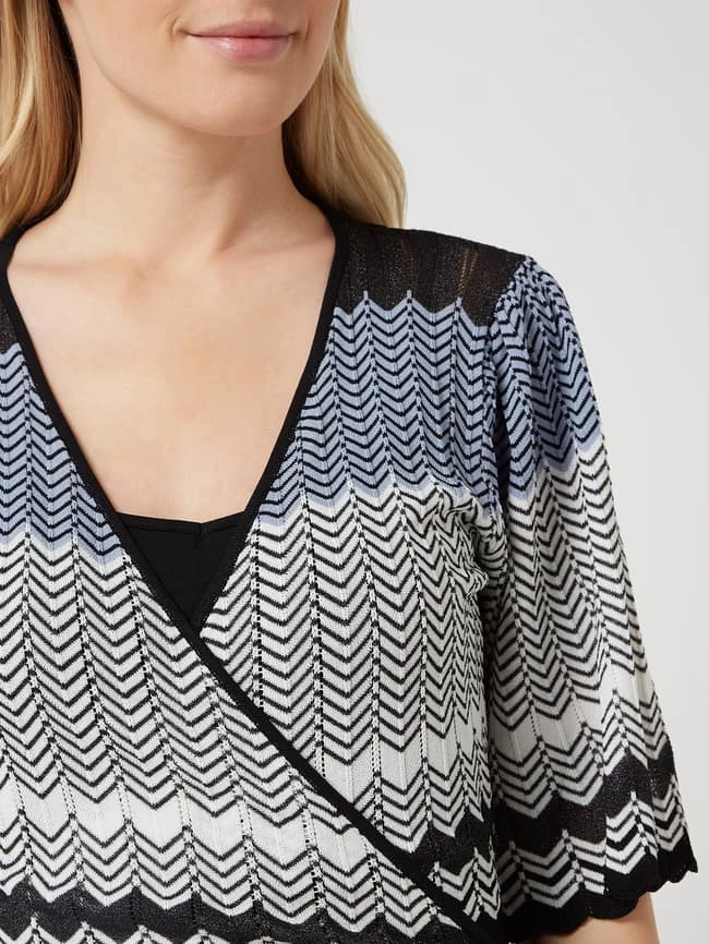 FREEBIRD Wickelkleid Mit Ajourmuster Modell 'Chevron' - Hellblau – Bild 3